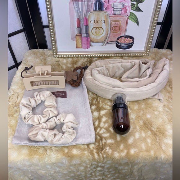 Mrs Kegler Beauty Other - Elle Beige & Brown Heatless Curler Set